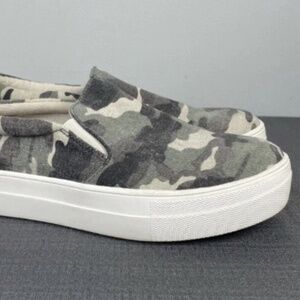 Steve Madden GILLS-C Camo Platform Sneakers Slip On Shoes Size 6.5